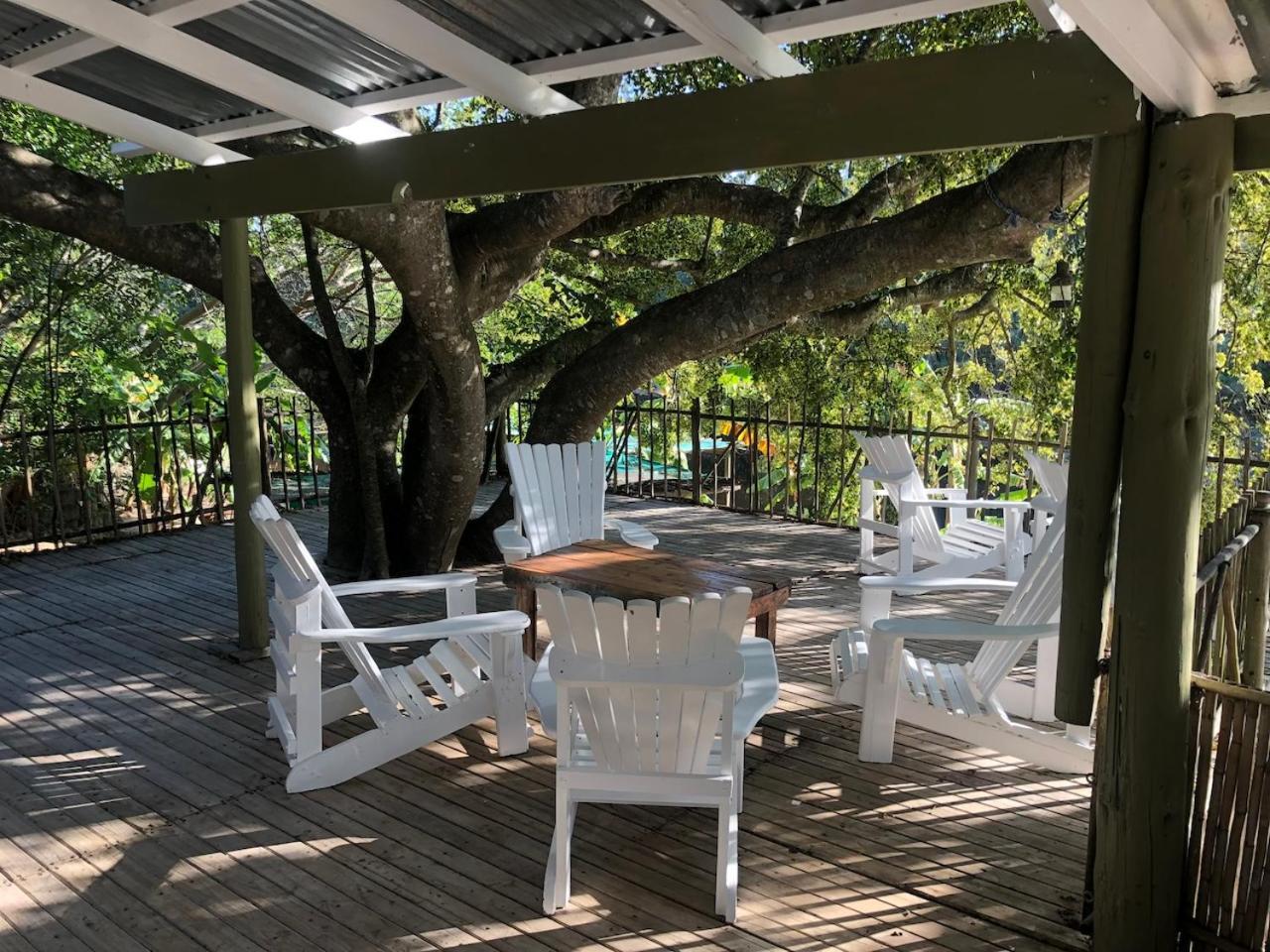 The Riverdeck Accommodation And Backpackers Knysna Exterior photo