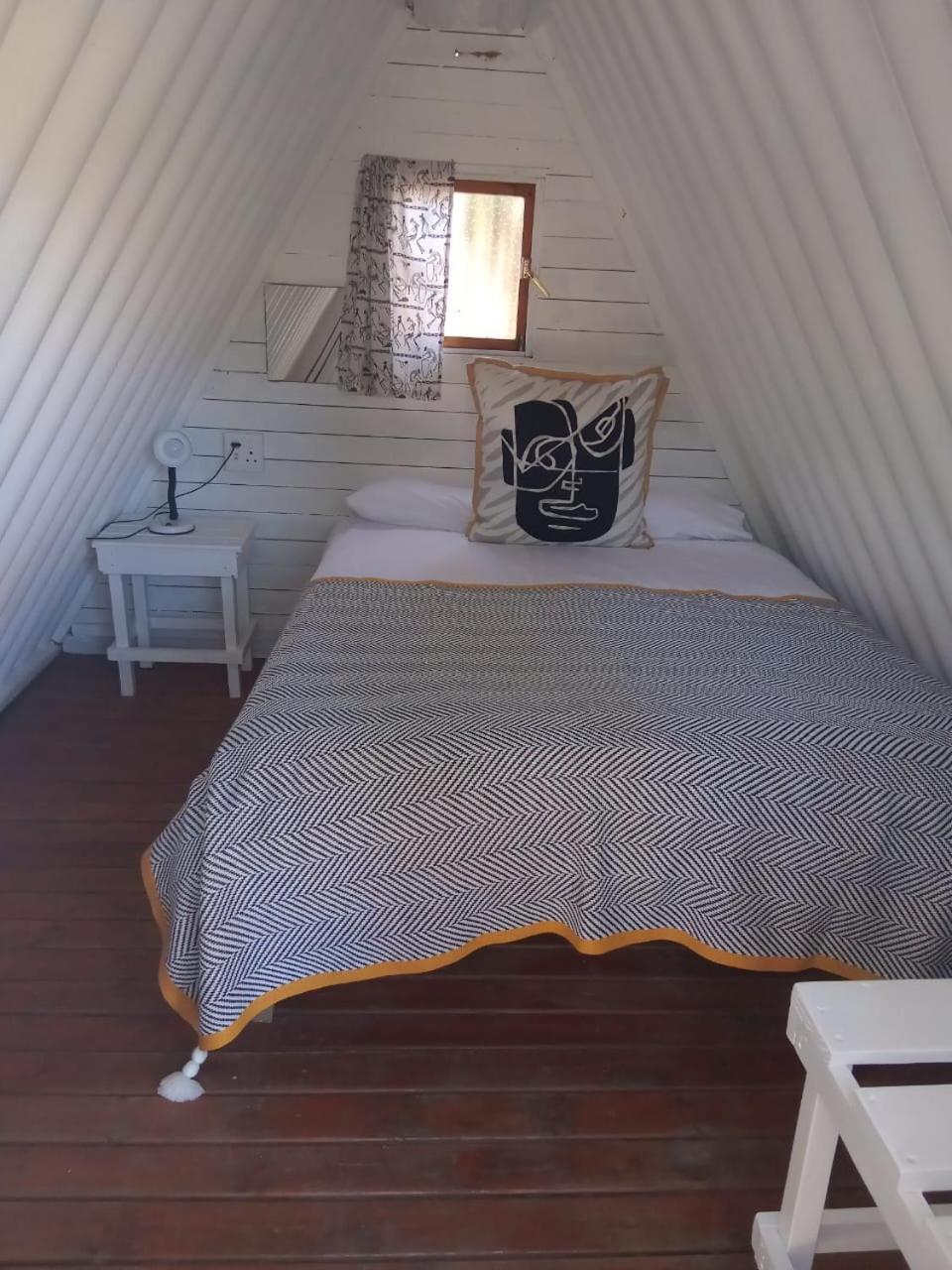 The Riverdeck Accommodation And Backpackers Knysna Exterior photo