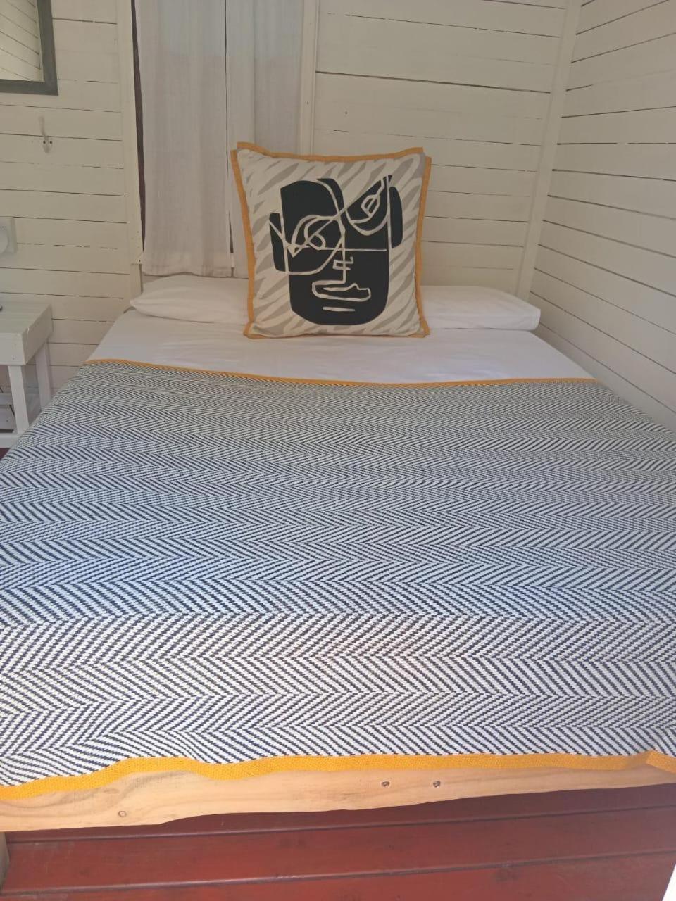 The Riverdeck Accommodation And Backpackers Knysna Exterior photo