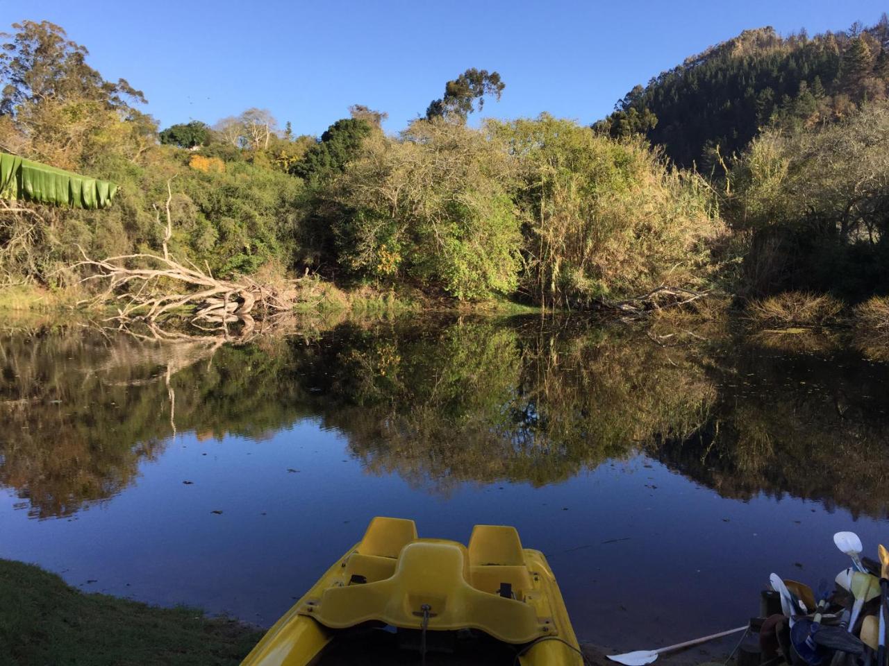 The Riverdeck Accommodation And Backpackers Knysna Exterior photo